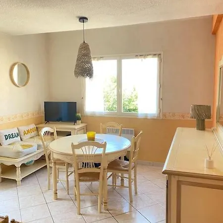 T2 Climatise A 2 Min Du Mole Avec Balcon Et Piscine Agde