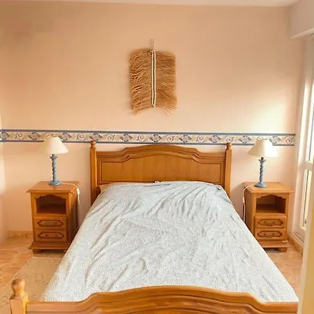 T2 Climatise A 2 Min Du Mole Avec Balcon Et Piscine Apartmán *